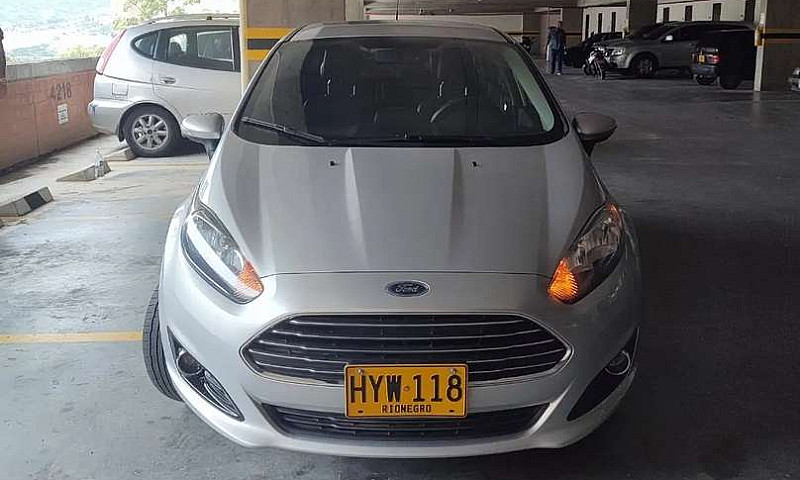 Ford Fiesta Titanium...