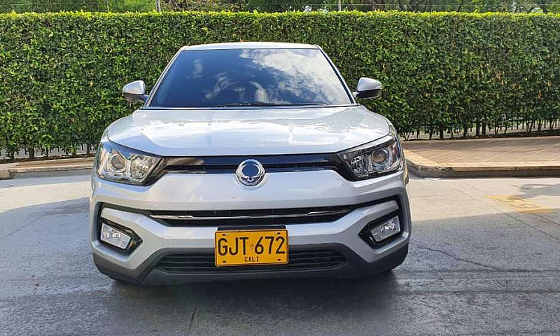 Ssangyong Tivoli Eli...