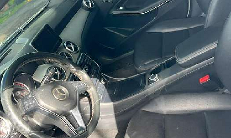Camioneta Mercedes B...