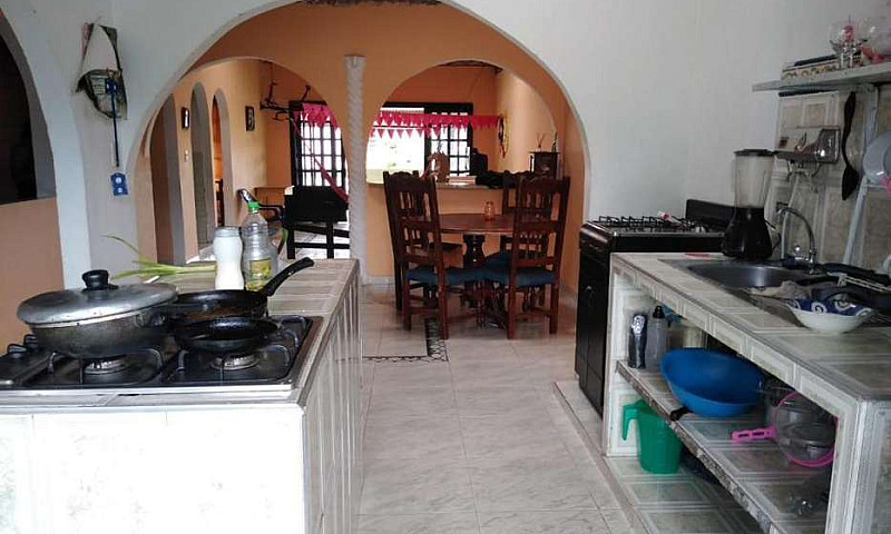 Vendo Casa Dos Pisos...