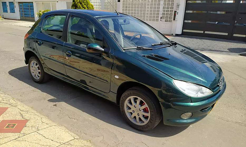 Peugeot 206 Modelo 2...