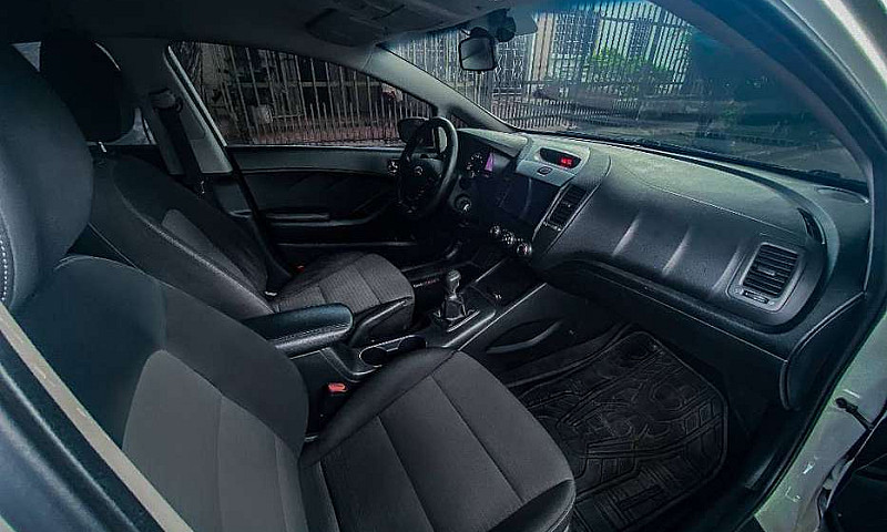 Kia Cerato Pro Model...