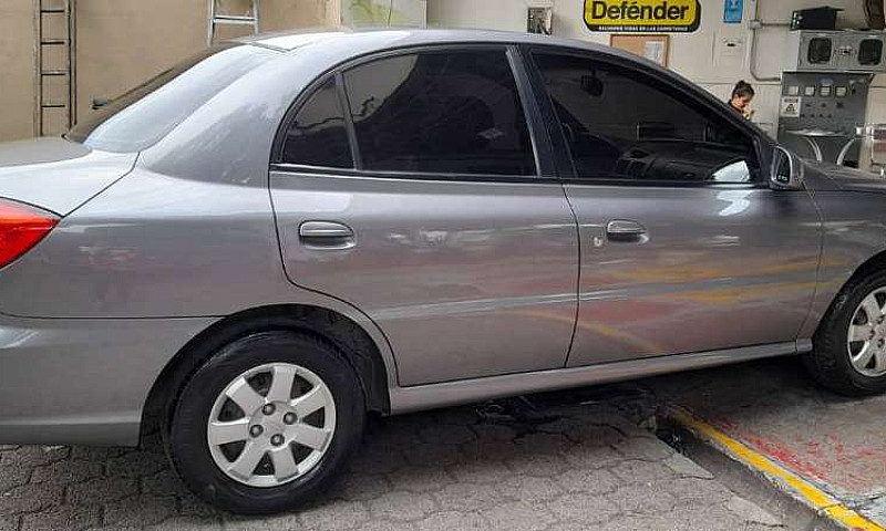 Automóvil Marca Kia ...