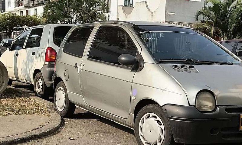 Vendo Twingo 2006...