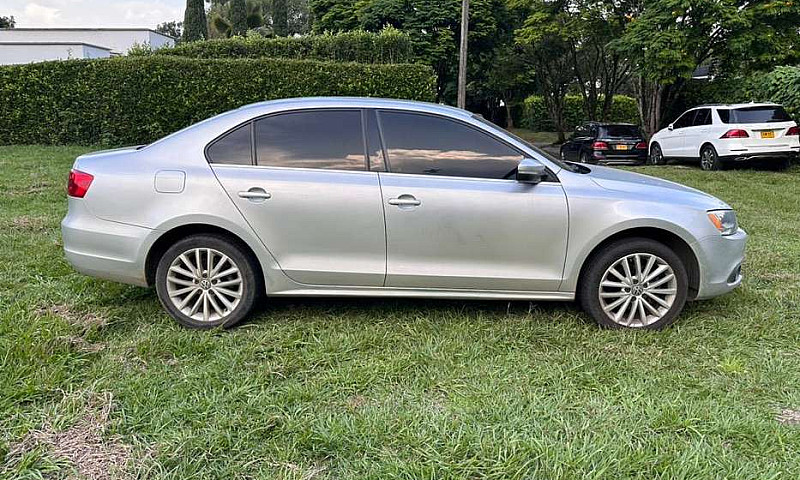 Volkswagen Jetta Com...
