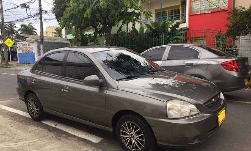 Vehículo Kia Rio Sty...