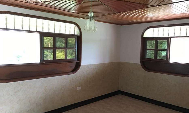 Arriendo Casa...