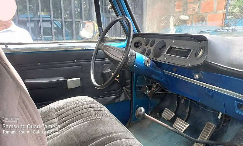 Camioneta Dodge Mode...