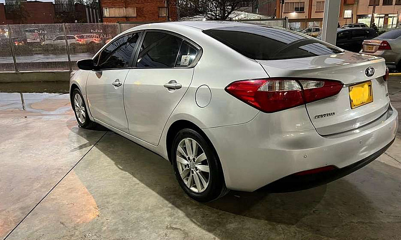 Vendo Kia Cerato Pro...