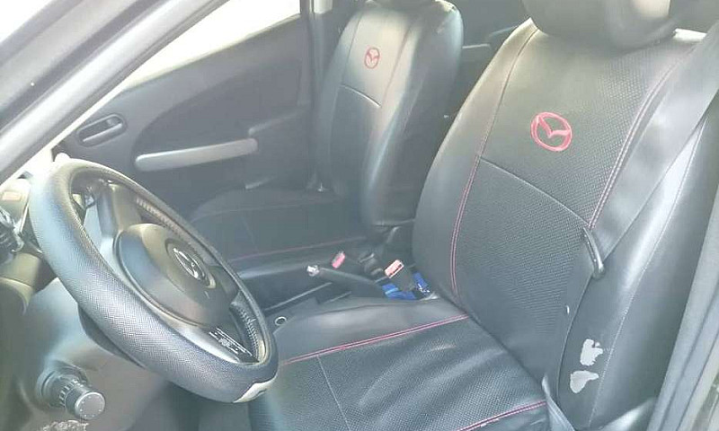 Se Vende Mazda 2....