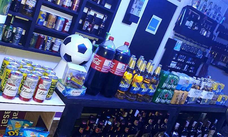 Se Arrienda Licorera...