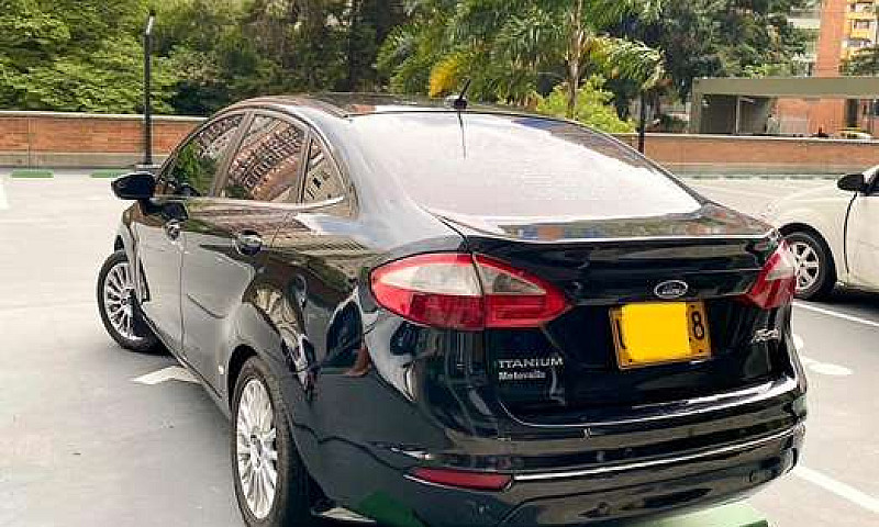 Ford Fiesta Titanium...