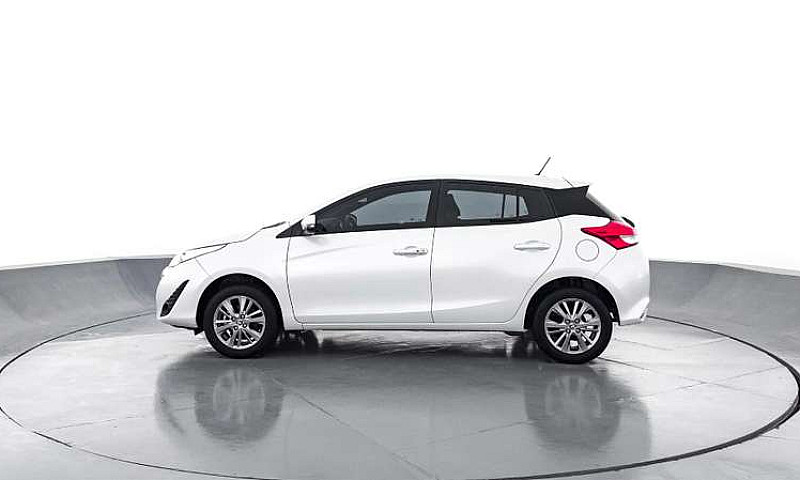 Toyota Yaris  Xs |  ...