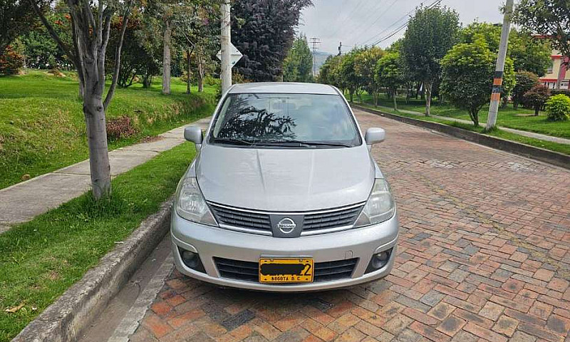 Nissan Tiida Hb Emot...