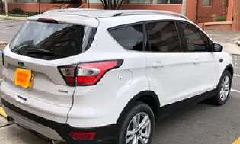 Hermosa Ford Escape ...