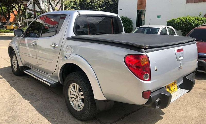 Mitsubishi Sportero ...