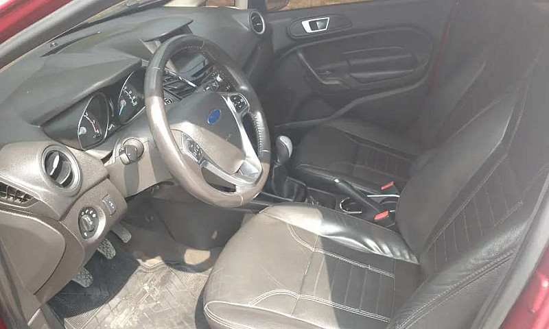 Ford Fiesta Titanium...