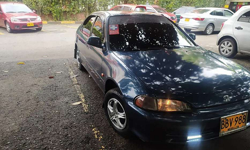 Se Vende Carro Honda...