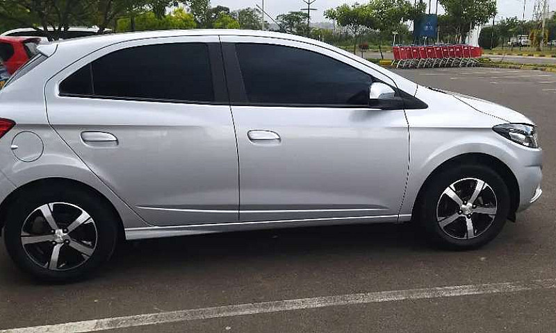 Vendo Chevrolet Onix...