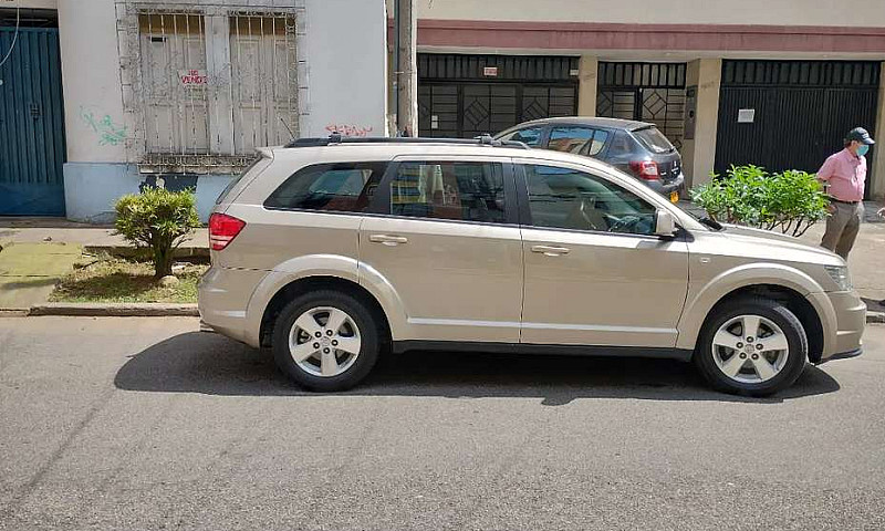 Vendo Dodge Journey ...