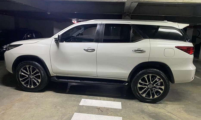 Fortuner 2.7 Full 4X...