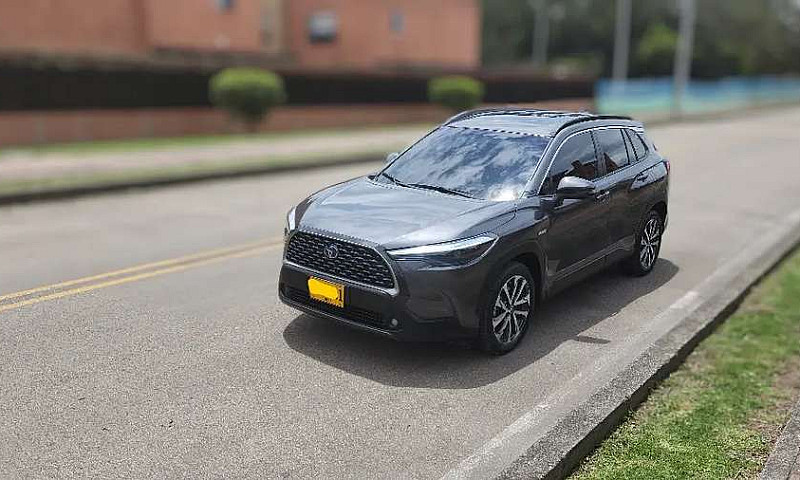 Toyota Corolla Cross...