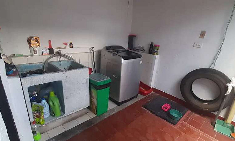 Arriendan Habitacion...