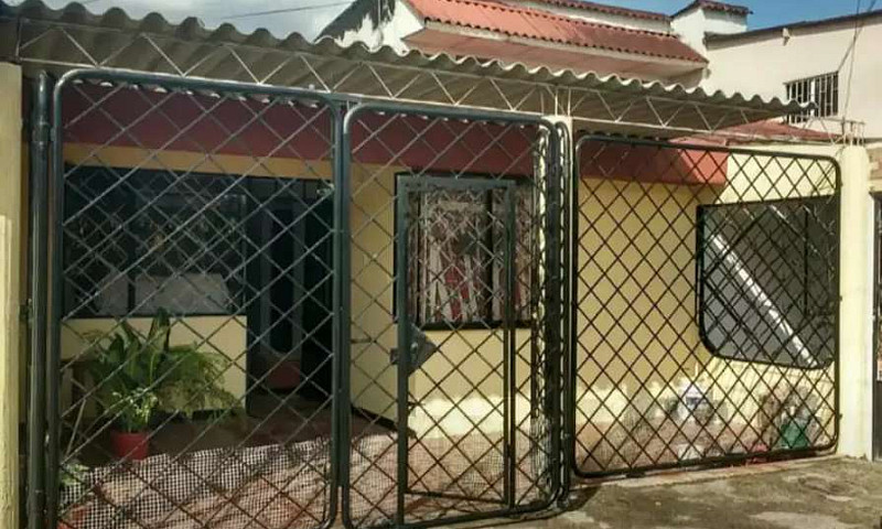 Casa Doble Fachada...