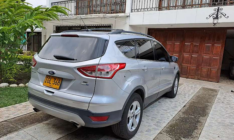 Se Vende Ford Escape...