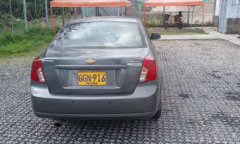 Vendo Automóvil Chev...