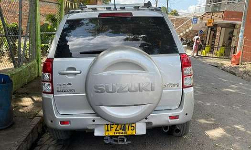 Poderoso Suzuki Gran...