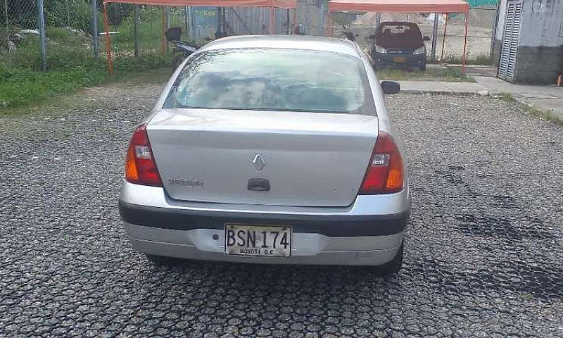 Vendo Renault Symbol...