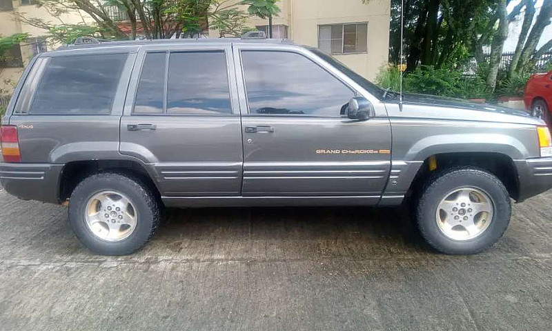 Vendo Jeep Cherokee ...