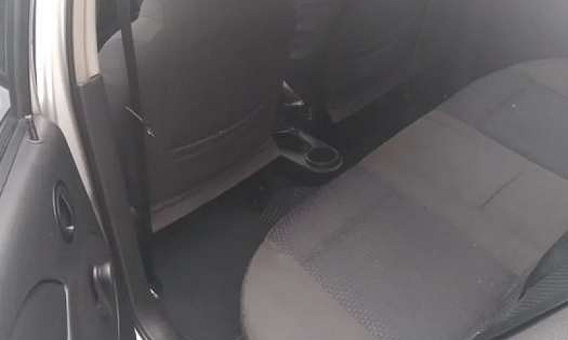 Chevrolet Aveo Famil...