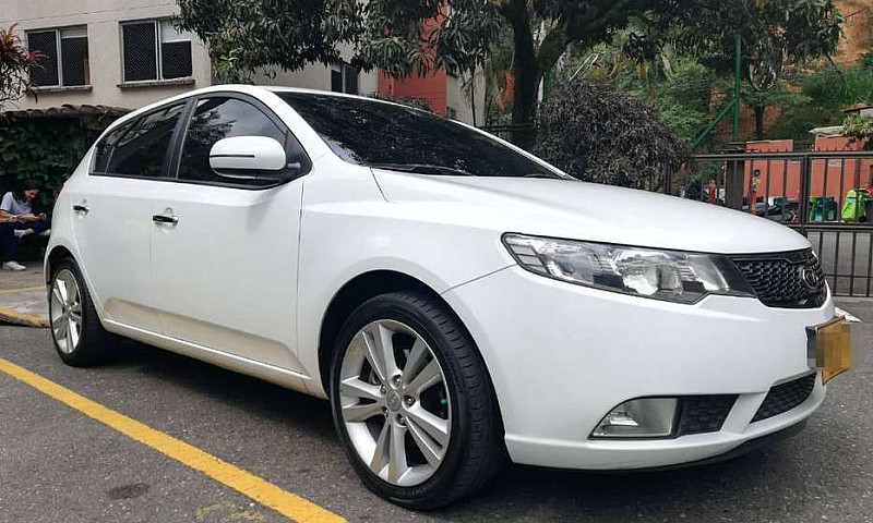 Se Vende Kia Cerato ...