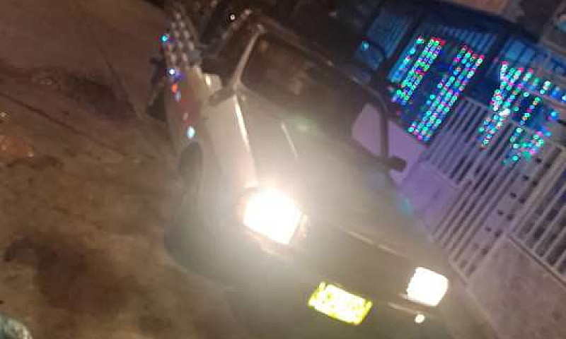 Camioneta Dacia...