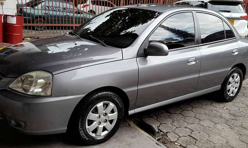 Automóvil Marca Kia ...