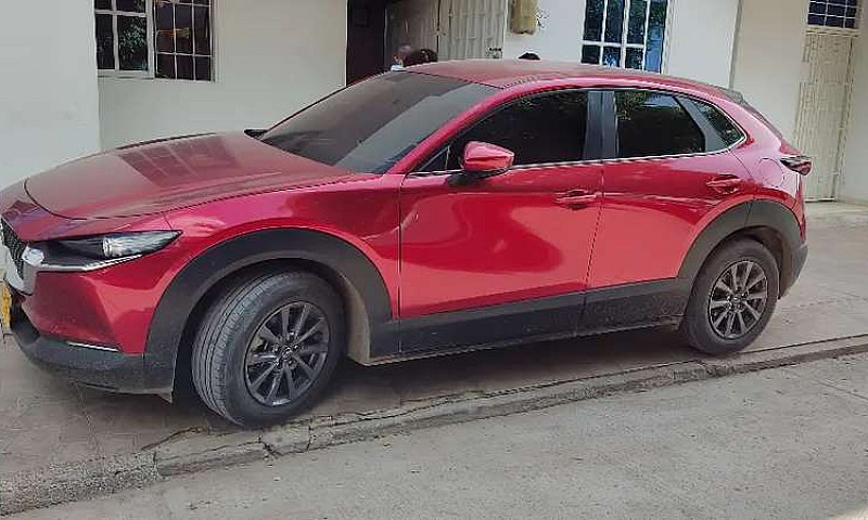 Vendo Mazada Cx30...