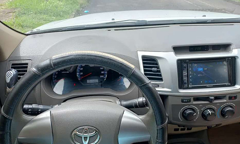 Toyota Fortuner 4X2 ...