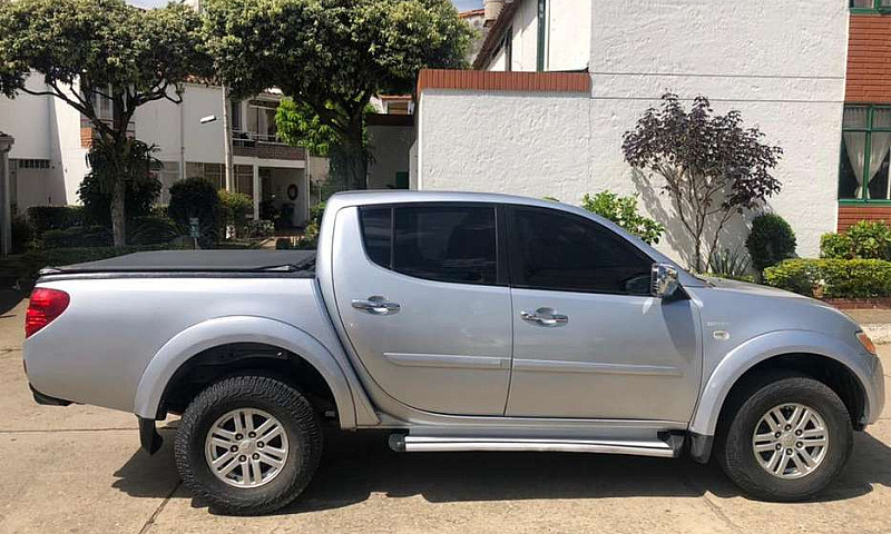 Mitsubishi Sportero ...