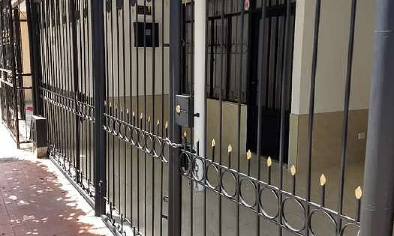 Se Arrienda Casa Bar...