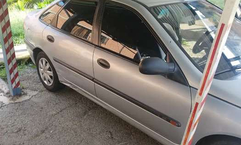 Renault Laguna...
