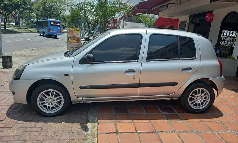 Renault  Clio  Campu...