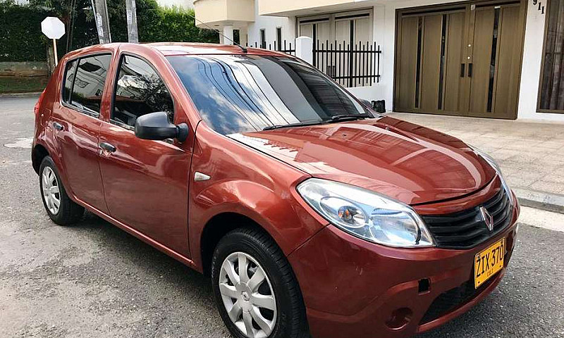 Renault Sandero 2012...