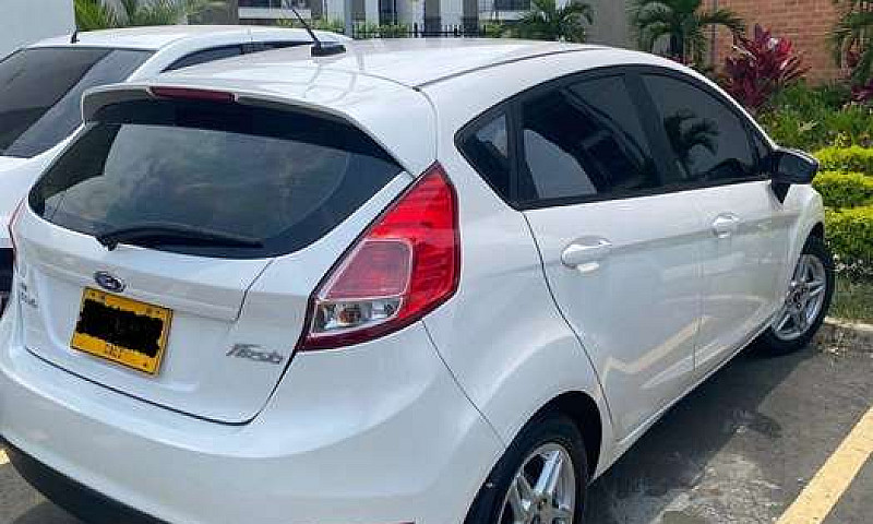 Vendo Ford Fiesta Se...