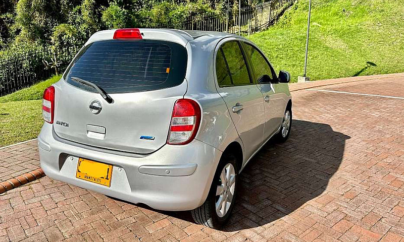 Hermoso Nissan March...