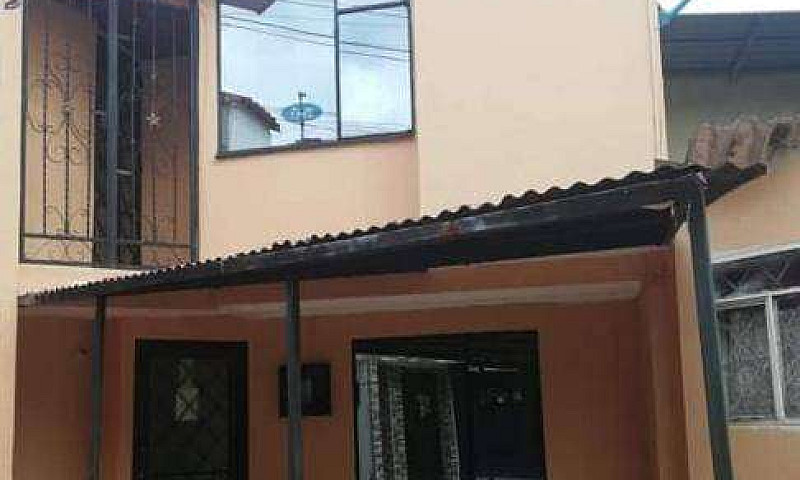 Casa Dos Pisos, Ampl...
