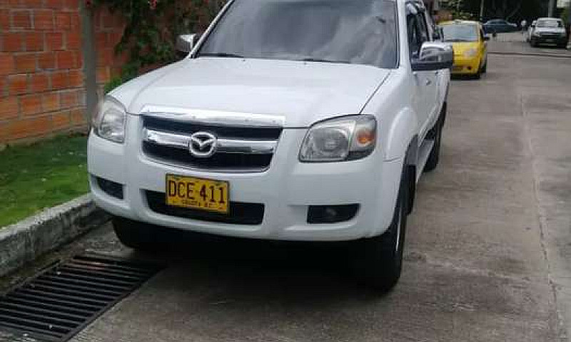 Vendo Camioneta Mazd...