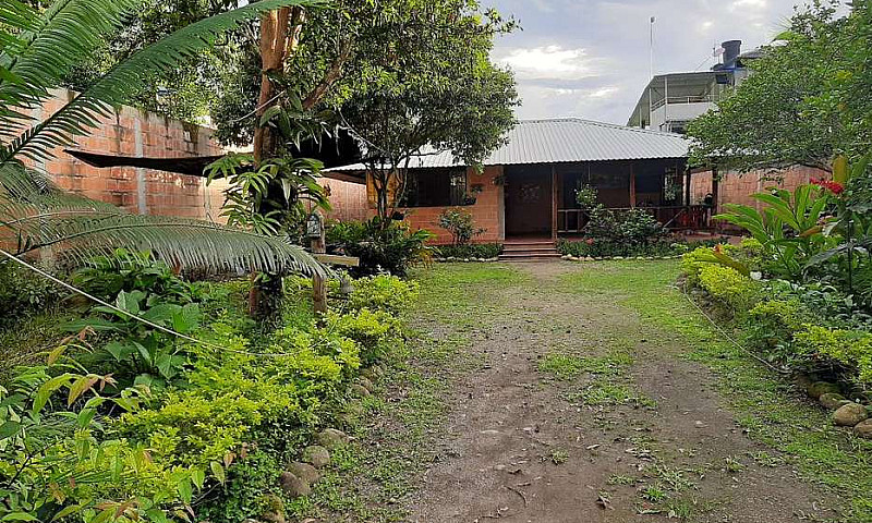 Vendo Casa-Parcela...