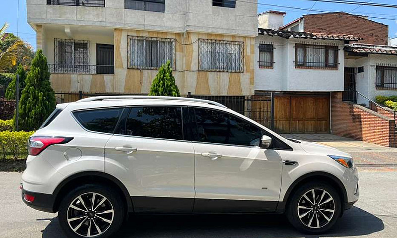 Ford Escape Titanium...